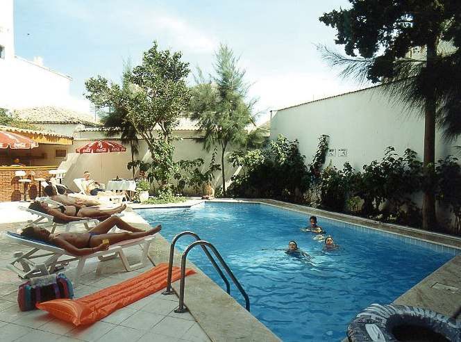 Akdeniz Apart Hotel 쿠사다시 외부 사진